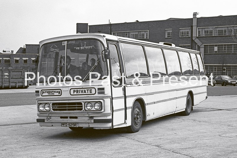 bw030x-plymouth-bus-ford-coach