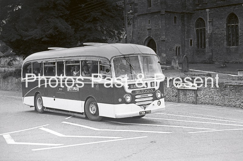 bw117x-brutonian-glastonbury-bus-bruton-1970s