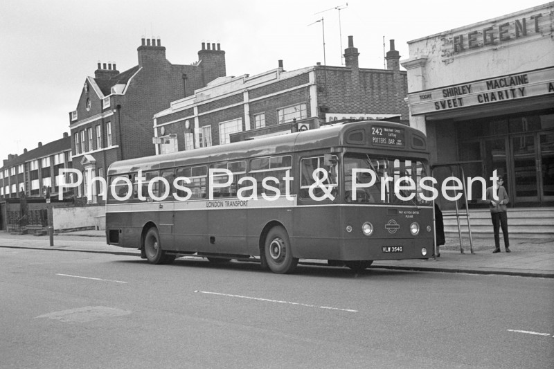 London Transport Potters Bar 1969 Bus VLW354G at Regal Cinema