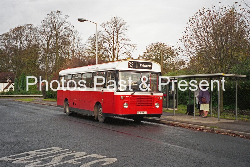 Wilts & Dorset Bus AFB587V at Bus Shelter