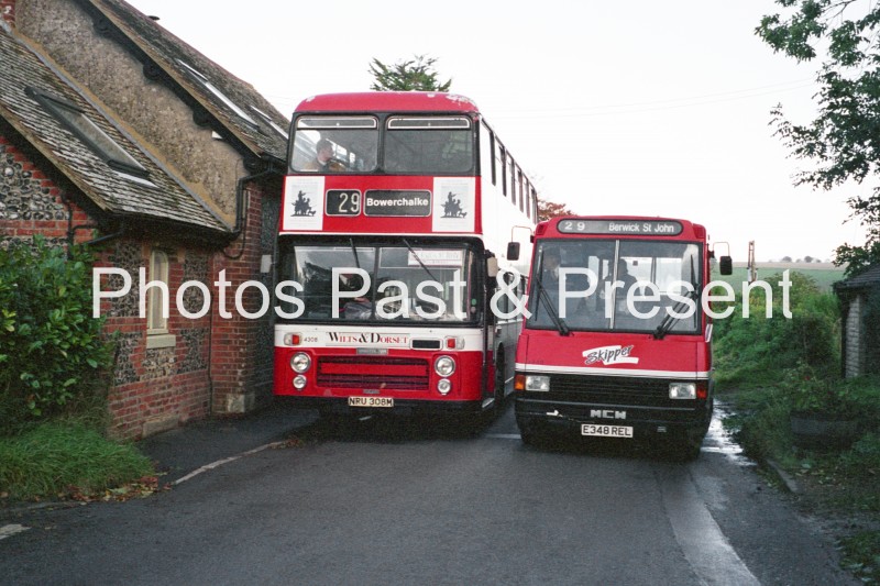 Wilts & Dorset Skipper Bus E348REL to Berwick St John