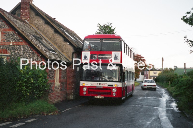 Wilts & Dorset Bristol Bus NRU308M to Bowerchalke