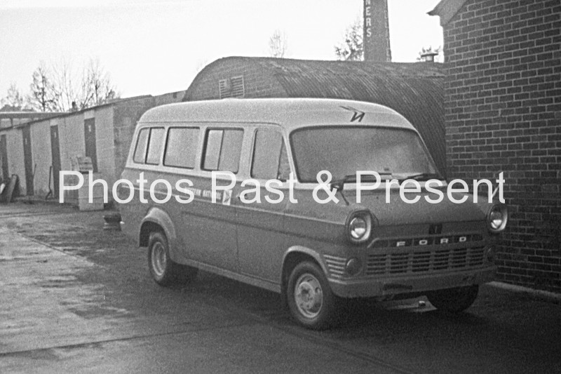 Ford Transit Western National Van VOW355J at Torquay