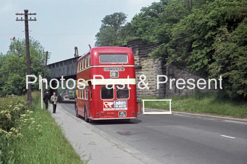 West Yorkshire Wetherby Bus AWU472B & Conductor