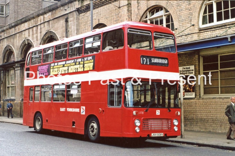 East Yorkshire Scarborough Bus JKH508V in 1980