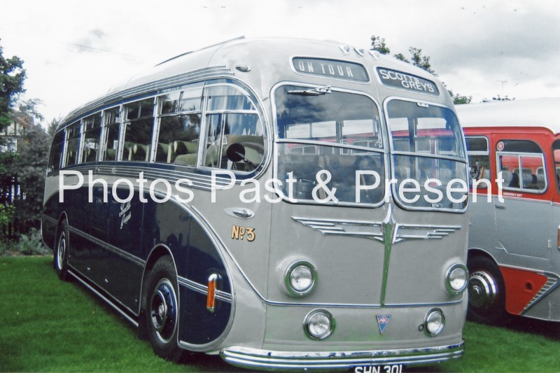 Vintage Scotts Greys Coach SHN301