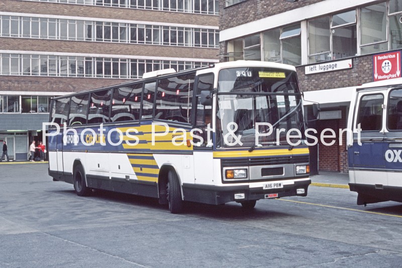 Oxford City link Leyland Tiger Coach at London Victoria Station 1986
