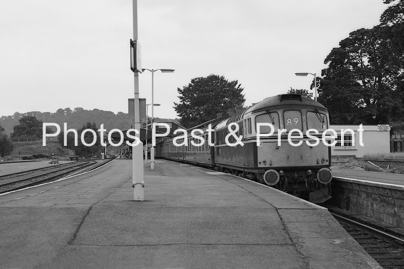 BR Class 33 Loco at Yeovil Penn Mill Station in 1987 - BW042X