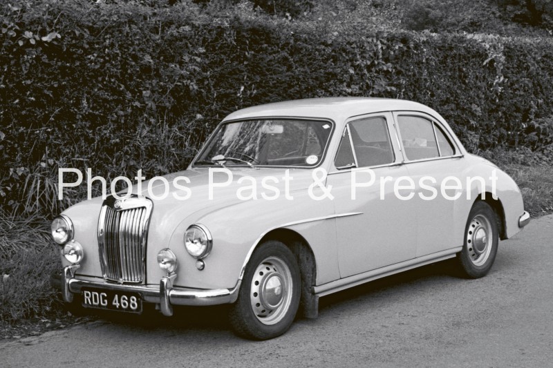 Classic MG Magnette 2A Car RDG468 in1959